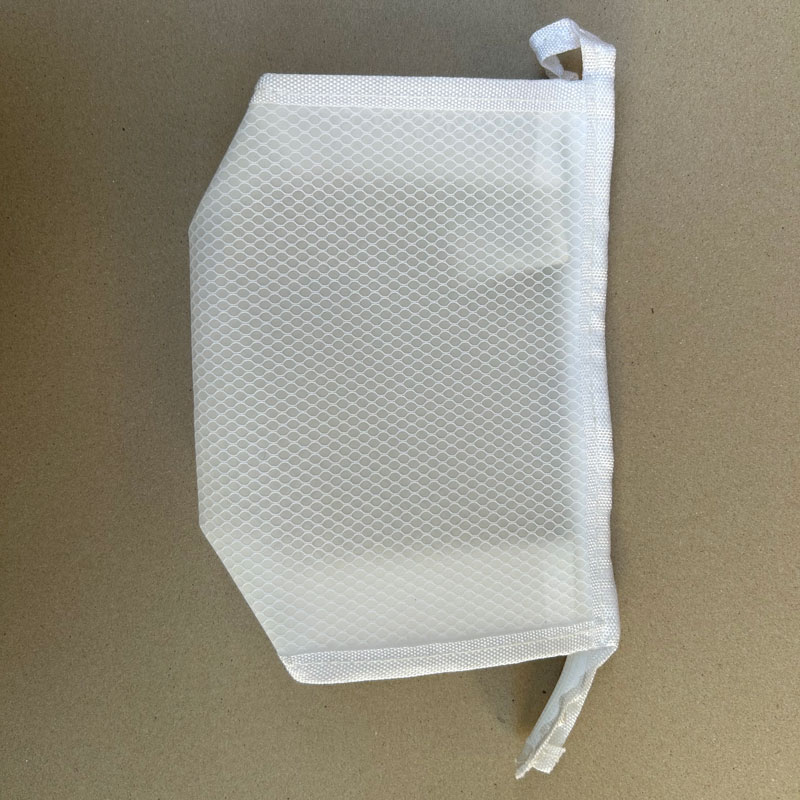 Come pulire una borsa cosmetica trasparente